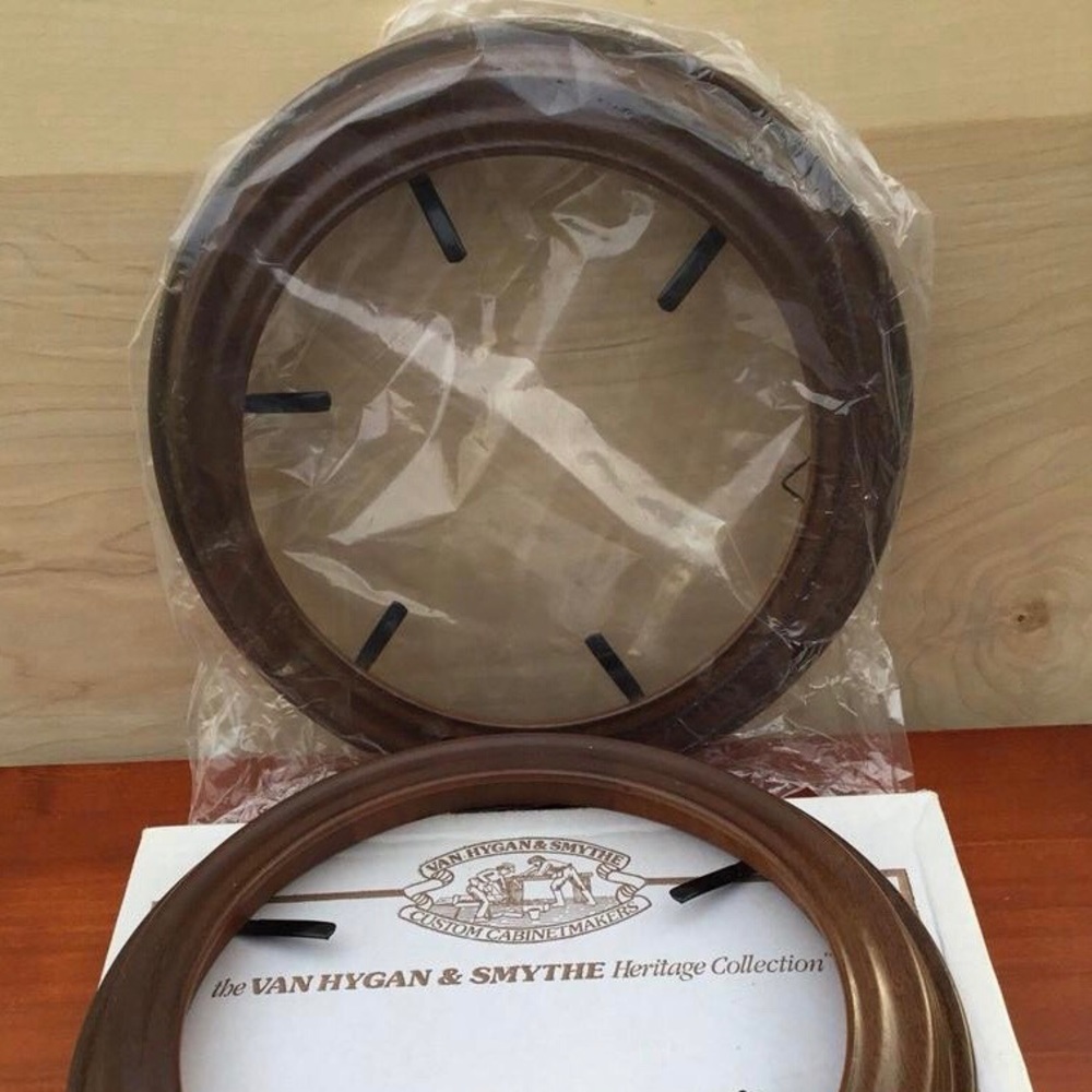 (2) Van Hygan & Smythe Collectors Plate Frames